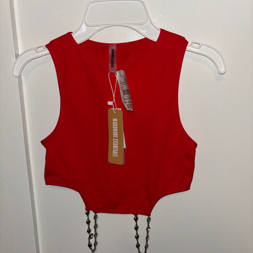 Red Cropped Tank Top with Chain Detail - size small